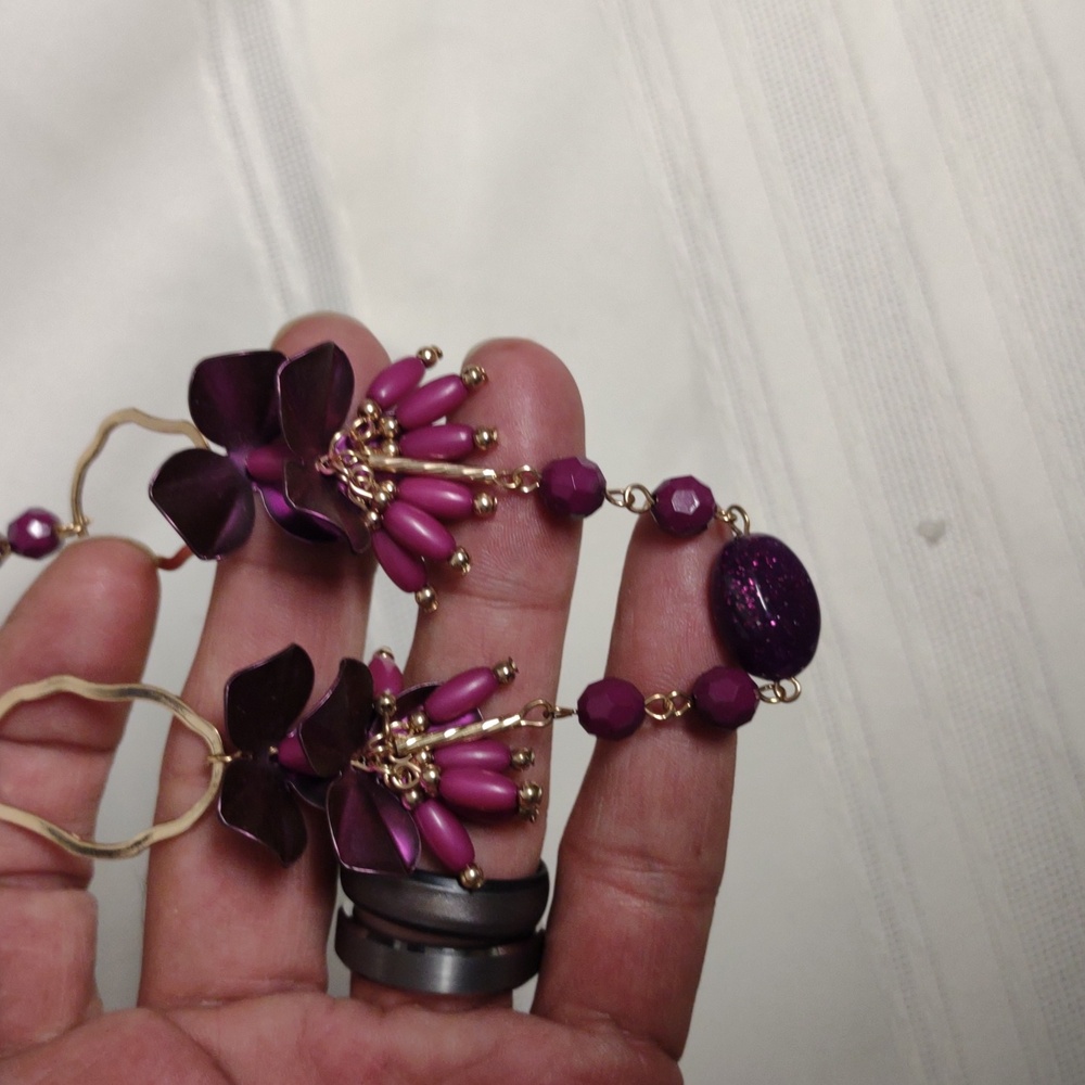 Gorgeous Purple Plumeria Looking Floral Beaded Necklace Set - Picture 3 of 5